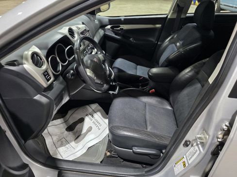 Used 2009 Pontiac Vibe GT FWD image 25