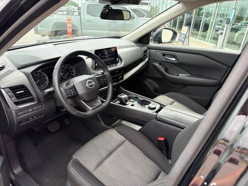 Used 2025 Nissan Rogue SV AWD/4WD image 17