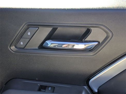 Used 2023 Chevrolet Colorado Z71 w/ Z71 Convenience Package 2 image 35