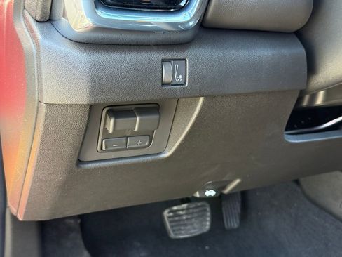 New 2026 GMC Canyon Elevation w/ Convenience Package image 15