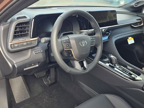 New 2026 Toyota Crown Platinum image 14