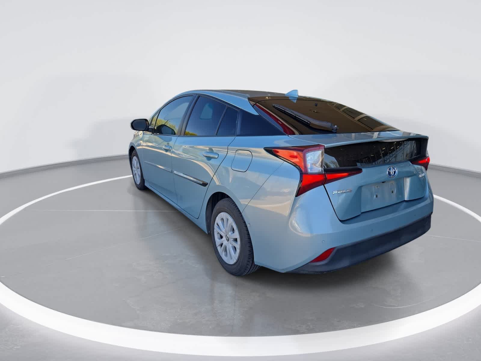 Used 2019 Toyota Prius LE FWD image 6