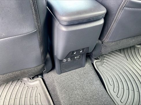 Used 2024 Toyota Prius Prime Premium w/ Advanced Technology Package FWD image 27