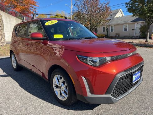 Used 2023 Kia Soul LX w/ LX Technology Package image 7