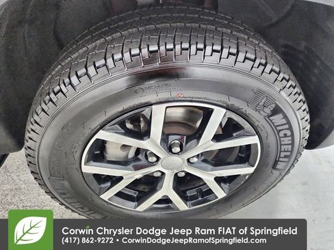 Used 2023 Jeep Grand Cherokee Limited image 34