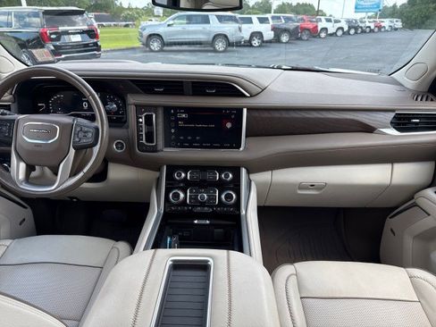 Used 2022 GMC Yukon Denali RWD image 17