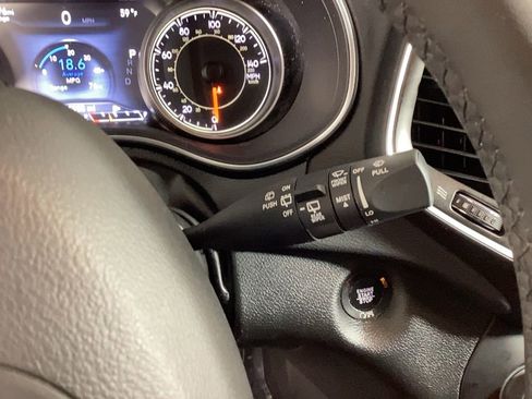 Used 2022 Jeep Cherokee Trailhawk w/ Trailer Tow Group image 21