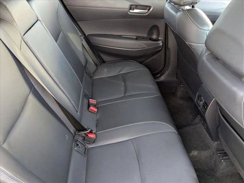 Used 2024 Toyota Corolla Cross XLE image 18