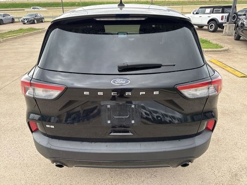 Used 2022 Ford Escape SE w/ SE Sport Appearance Package image 9