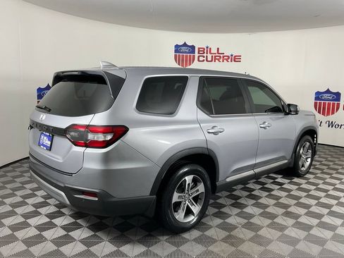 Used 2024 Honda Pilot EX-L image 3