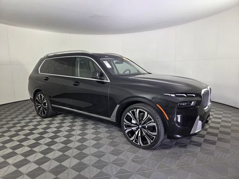 Used 2024 BMW X7 xDrive40i AWD/4WD image 2