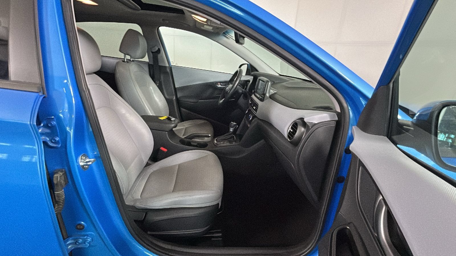 Used 2021 Hyundai Kona Limited AWD/4WD image 34