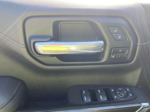 Used 2021 GMC Sierra 1500 AT4 w/ AT4 Premium Package image 19