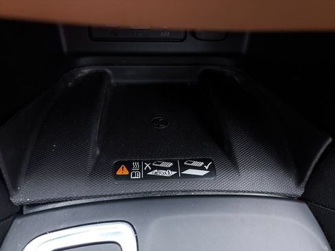 Used 2020 Chevrolet Equinox Premier AWD/4WD image 32