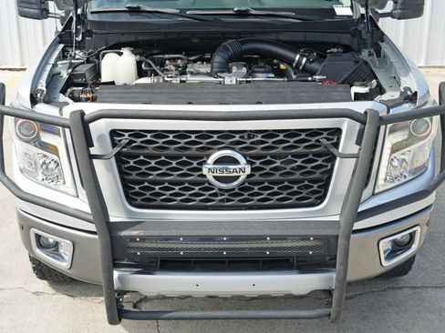 Used 2019 Nissan Titan PRO-4X w/ Pro-4x Utility Package image 7
