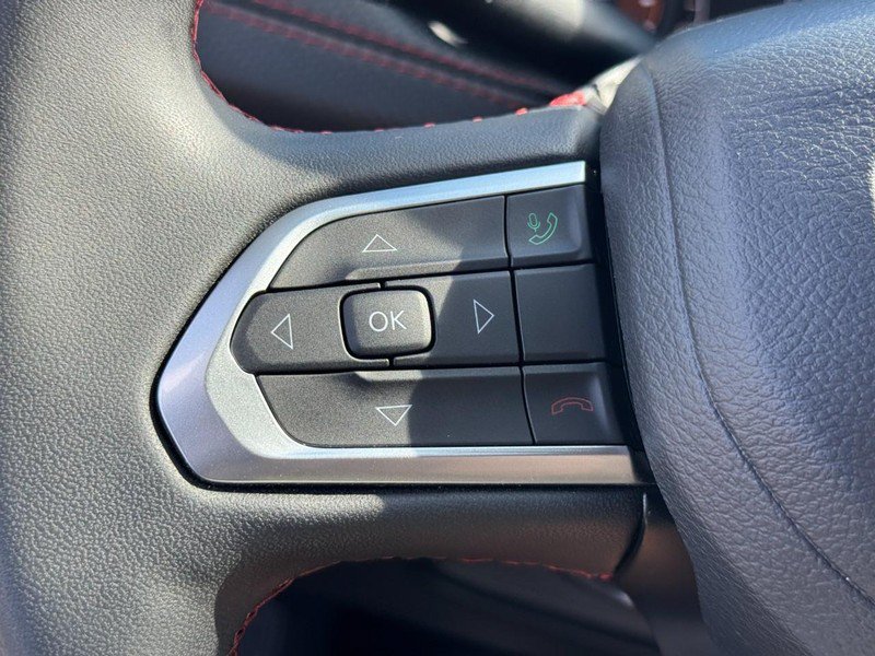 Used 2025 Jeep Compass Trailhawk AWD/4WD image 16