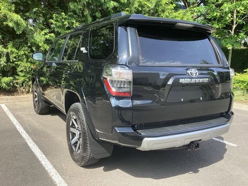 Used 2023 Toyota 4Runner TRD Off-Road Premium w/ Moonroof Package AWD/4WD image 10