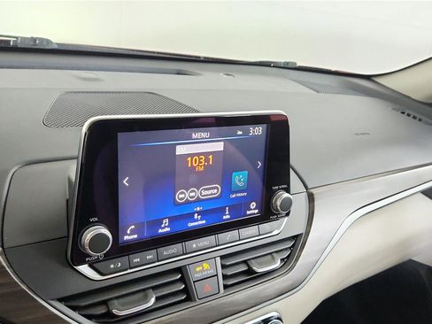 Used 2024 Nissan Altima 2.5 SV FWD image 24