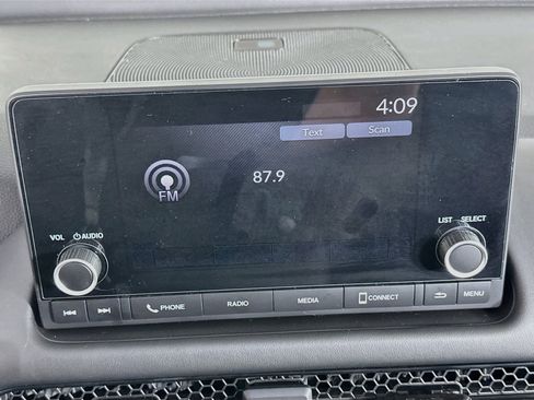 Used 2025 Honda HR-V LX image 19