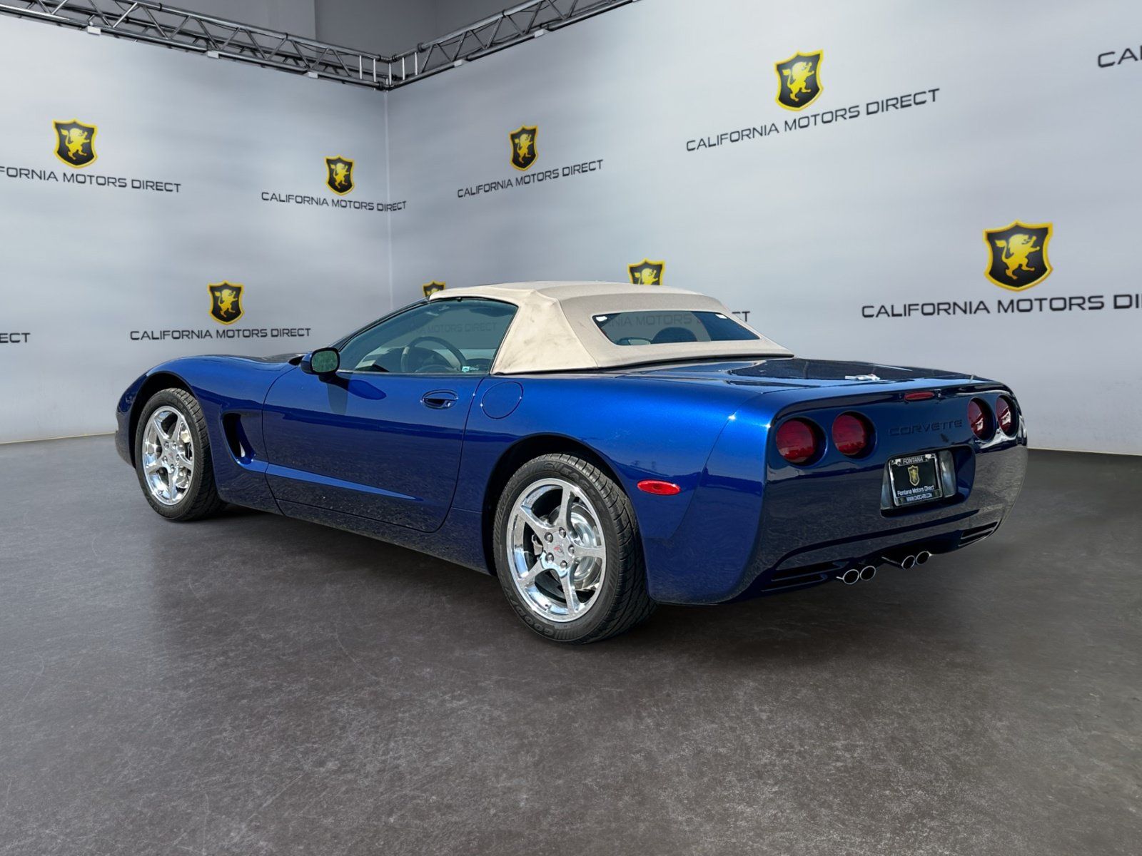 Used 2004 Chevrolet Corvette Convertible w/ Preferred Equipment Group RWD image 3