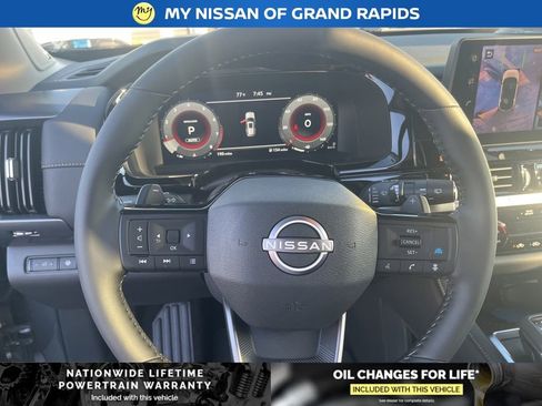 New 2026 Nissan Pathfinder SL w/ SL Premium Package AWD/4WD image 14