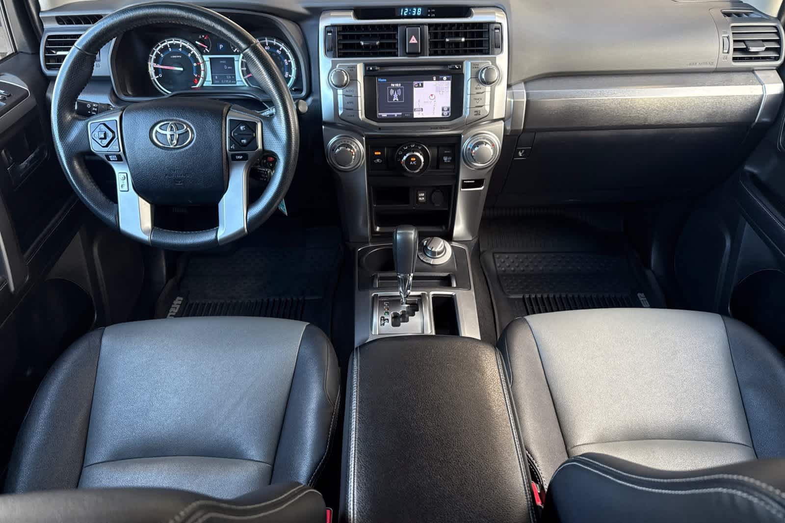 Used 2018 Toyota 4Runner SR5 Premium AWD/4WD image 3