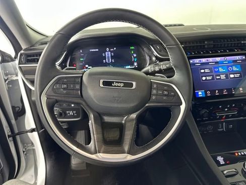 Used 2023 Jeep Grand Cherokee 30th Anniversary image 14