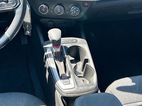 Used 2024 Chevrolet Trax RS w/ Sunroof Package image 16