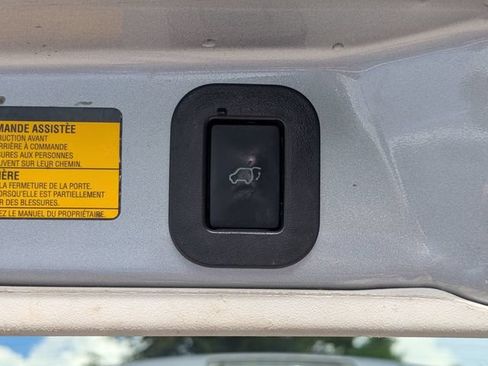 Used 2014 Toyota Sienna Limited w/ Limited Premium Package FWD image 14