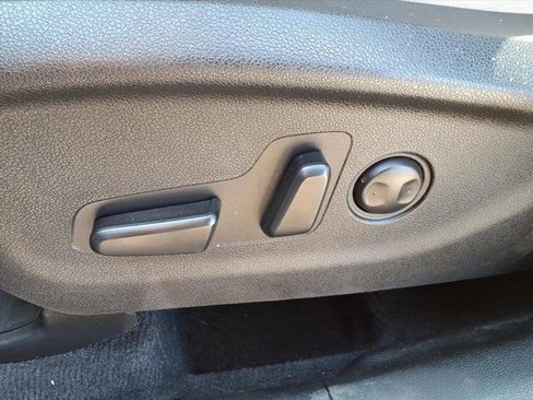 Used 2017 Kia Sorento LX w/ LX Convenience Package image 15