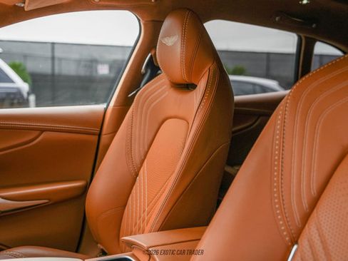 Used 2021 Aston Martin DBX image 29