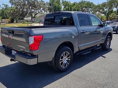 Used 2022 Nissan Titan SV w/ SV Convenience Package image 4
