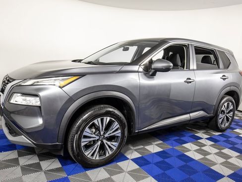 Used 2022 Nissan Rogue SV image 1