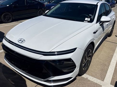 Used 2026 Hyundai Sonata Blue image 2