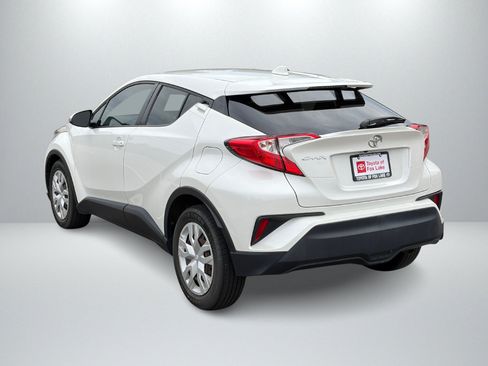 Used 2020 Toyota C-HR LE FWD image 3