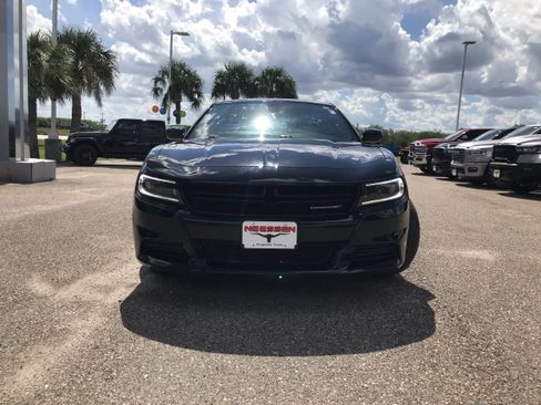 Used 2022 Dodge Charger SXT image 2