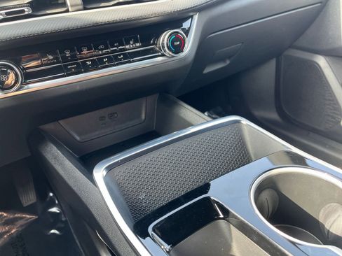 Used 2025 Chevrolet Equinox LT image 41