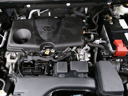 Used 2022 Toyota RAV4 LE image 33