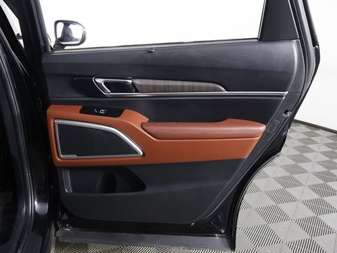 Used 2024 Kia Telluride EX w/ EX Captain's Chair Package image 29