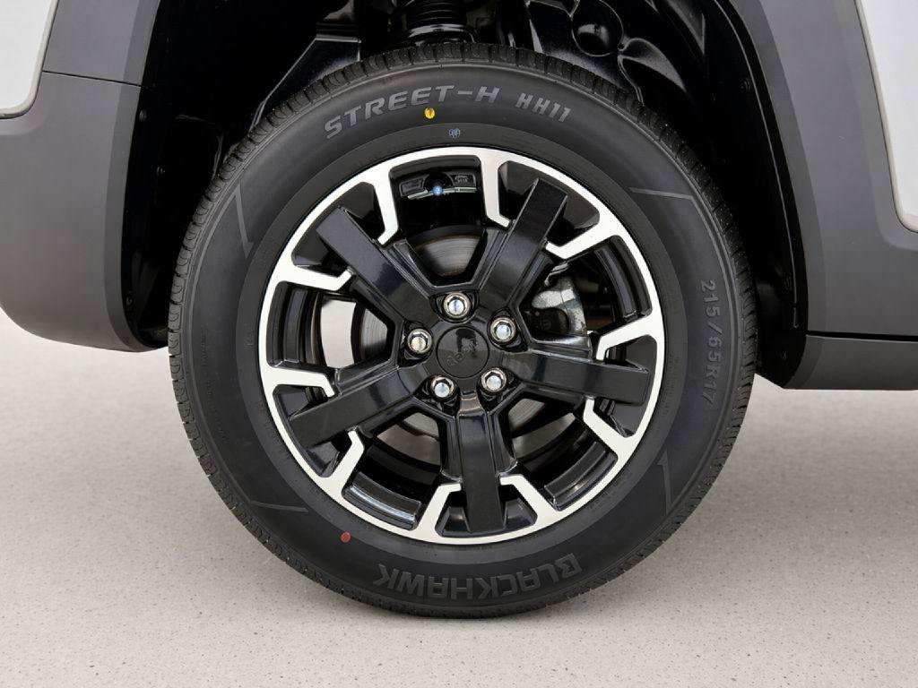 Used 2023 Jeep Renegade Latitude AWD/4WD image 28