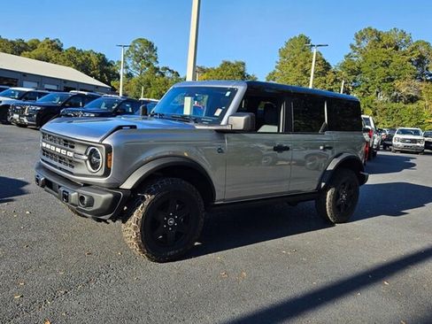 Used 2024 Ford Bronco Black Diamond image 3