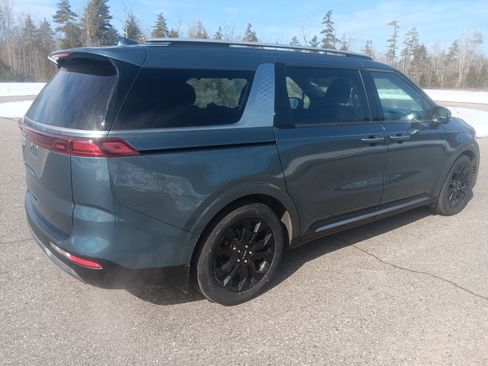 Used 2023 Kia Carnival SX image 5