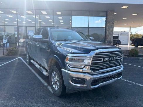 Used 2022 RAM 2500 Laramie AWD/4WD image 2