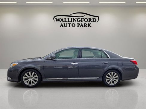 Used 2011 Toyota Avalon Limited image 7
