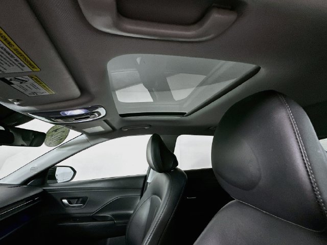 Used 2024 Hyundai Kona Limited AWD/4WD image 17