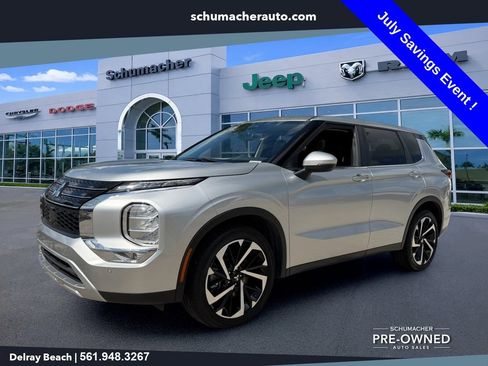 Used 2024 Mitsubishi Outlander FWD image 3