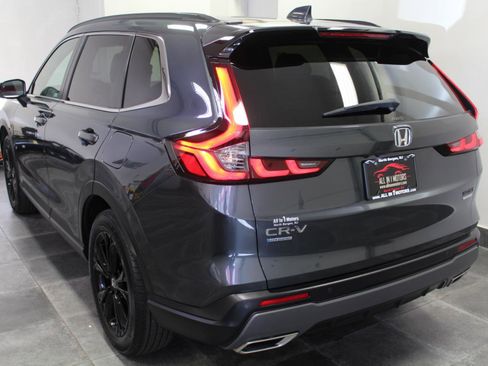 Used 2023 Honda CR-V Sport Touring image 4