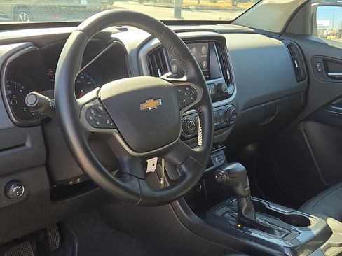 Used 2021 Chevrolet Colorado Z71 w/ Safety Package image 18