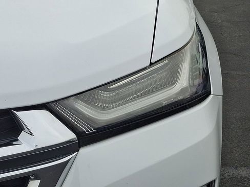 Certified 2023 Chevrolet Traverse LT image 9