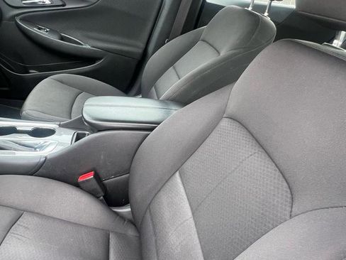 Used 2018 Chevrolet Malibu LT image 12